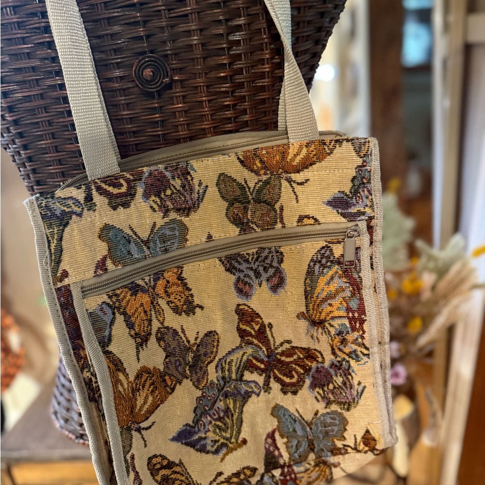 🦋 Vintage Butterfly Tapestry Shoulder Bag